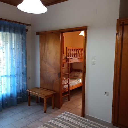Theodore Apartments Захаро Екстериор снимка